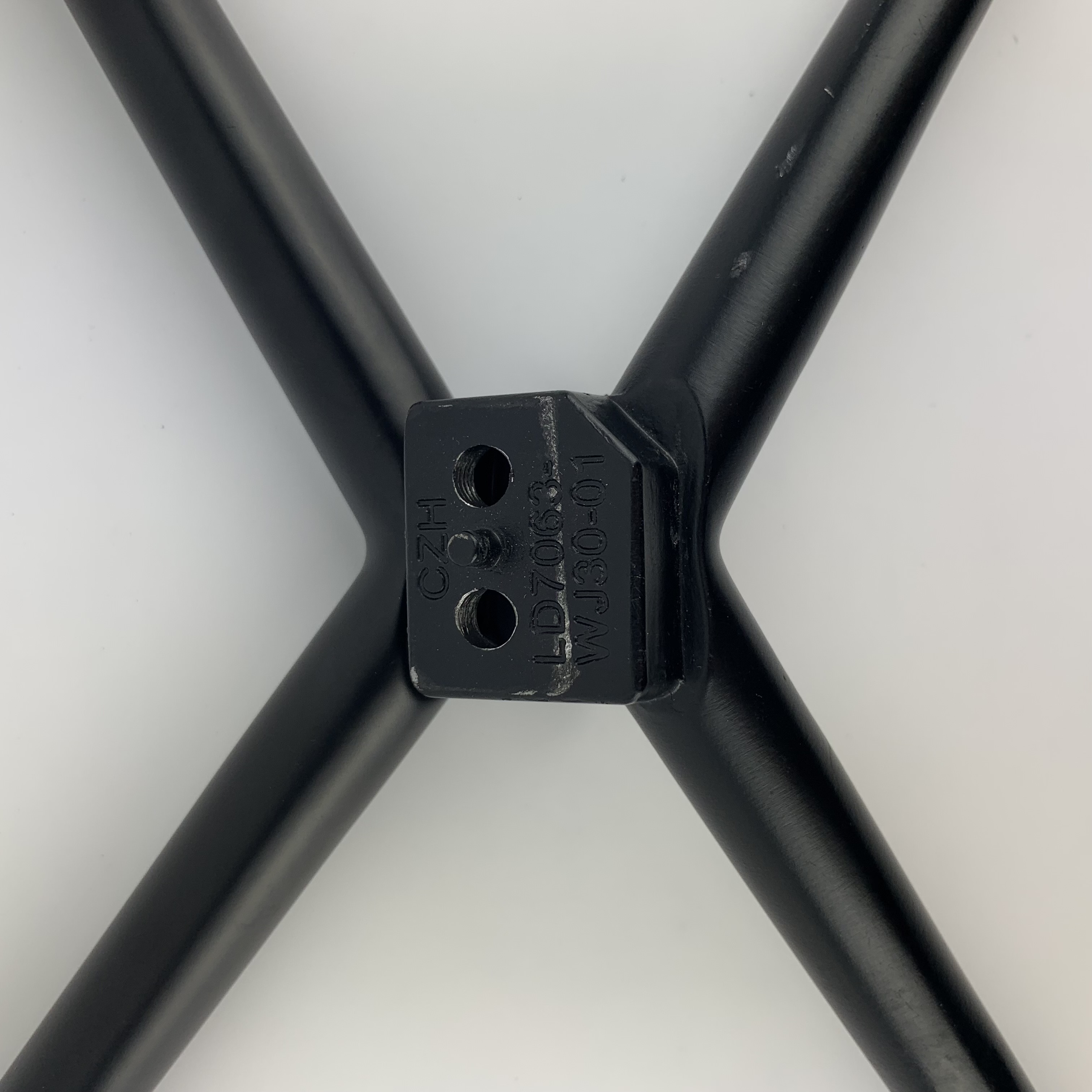 Element TV ONN RCA Westinghouse LD7063-WJ30-01 TV Stand/Legs - Foto 2